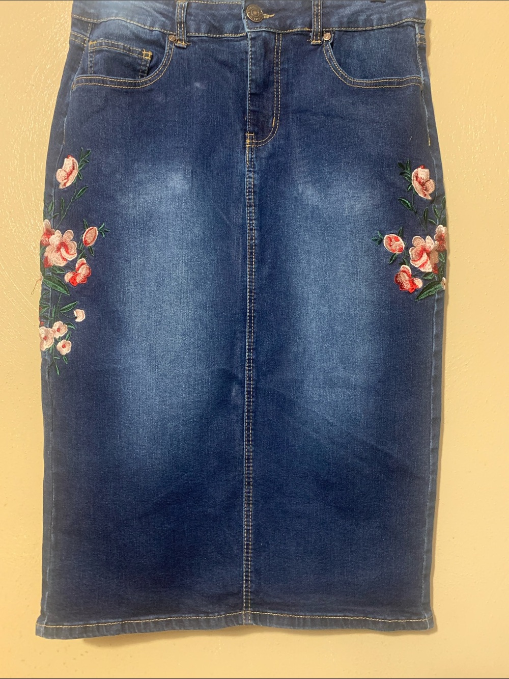 9th & Main size 12 Embroidered Floral Dark Blue Denim Pencil Skirt